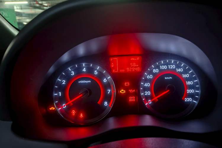 Used Hyundai Verna Ray 2014 1.4L Manual GLX Odometer Close Up
