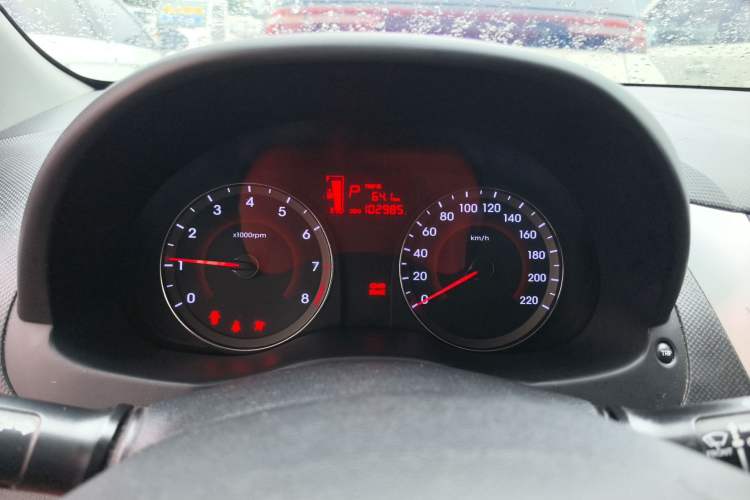 Used Hyundai Verna Ray 2014 1.4L Automatic TOP Odometer Close Up