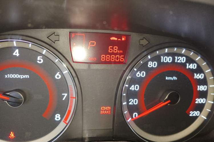 Used Hyundai Verna Ray 2014 1.4L Automatic GLX Odometer Close Up