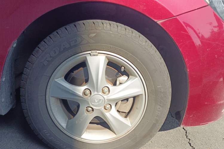 Used Hyundai Verna Ray 2014 1.4L Automatic GLX Right Front Wheel Hub