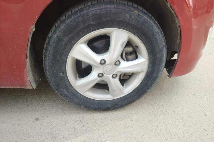 Used Hyundai Verna Ray 2014 1.4L Manual GLX Right Front Wheel Hub