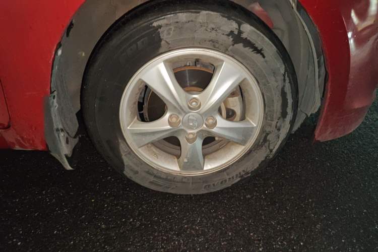 Used Hyundai Verna Ray 2014 1.4L Automatic GLX Right Front Wheel Hub