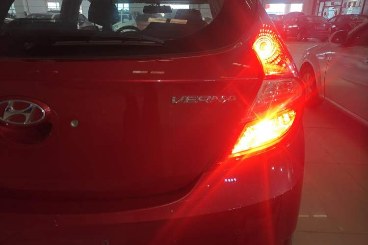 Used Hyundai Verna Ray 2014 1.4L Automatic GLX Right Rear Taillight