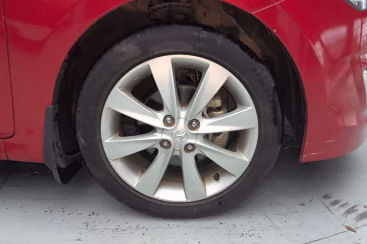 Used Hyundai Verna Ray 2014 1.6L Automatic TOP Right Rear Wheel Hub