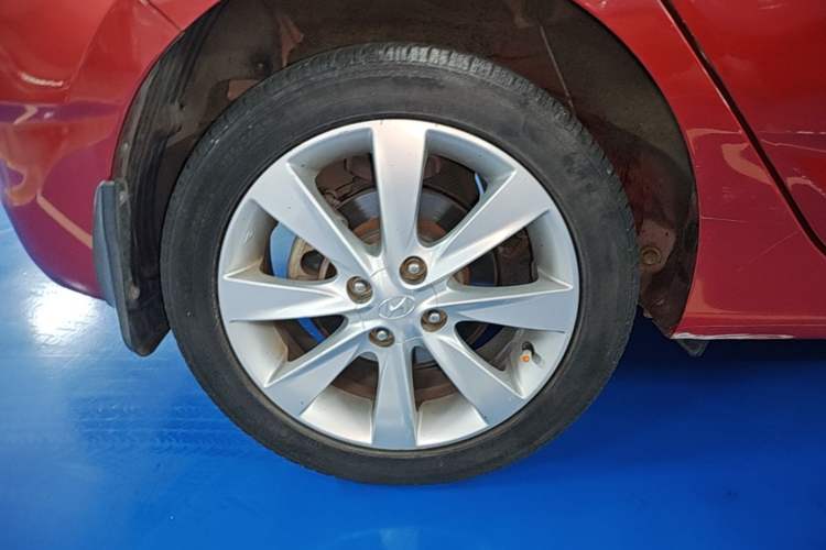 Used Hyundai Verna Ray 2014 1.6L Automatic TOP Right Rear Wheel Hub