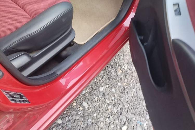 Used Hyundai Verna Ray 2014 1.4L Automatic GLX Right Side Sill