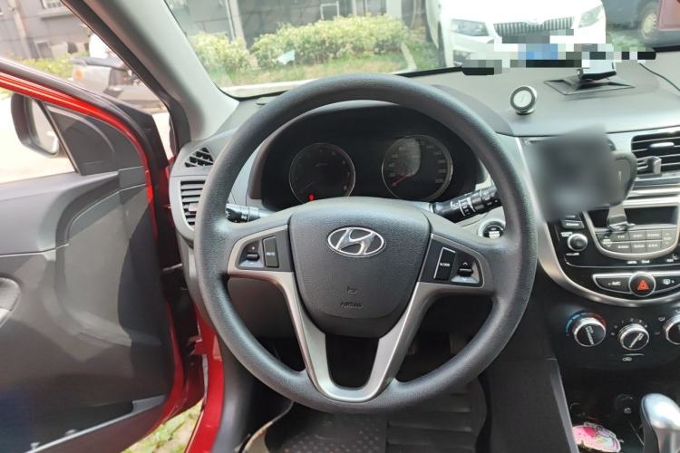 Used Hyundai Verna Ray 2014 1.6L Automatic TOP Steering Wheel