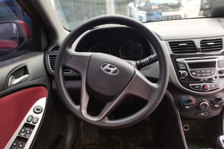 Used Hyundai Verna Ray 2014 1.4L Manual GLX Steering Wheel