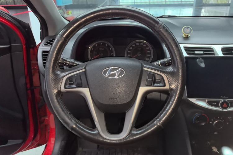 Used Hyundai Verna Ray 2014 1.6L Automatic TOP Steering Wheel