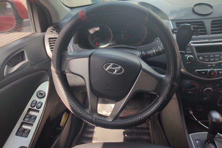 Used Hyundai Verna Ray 2014 1.4L Automatic GLX Steering Wheel
