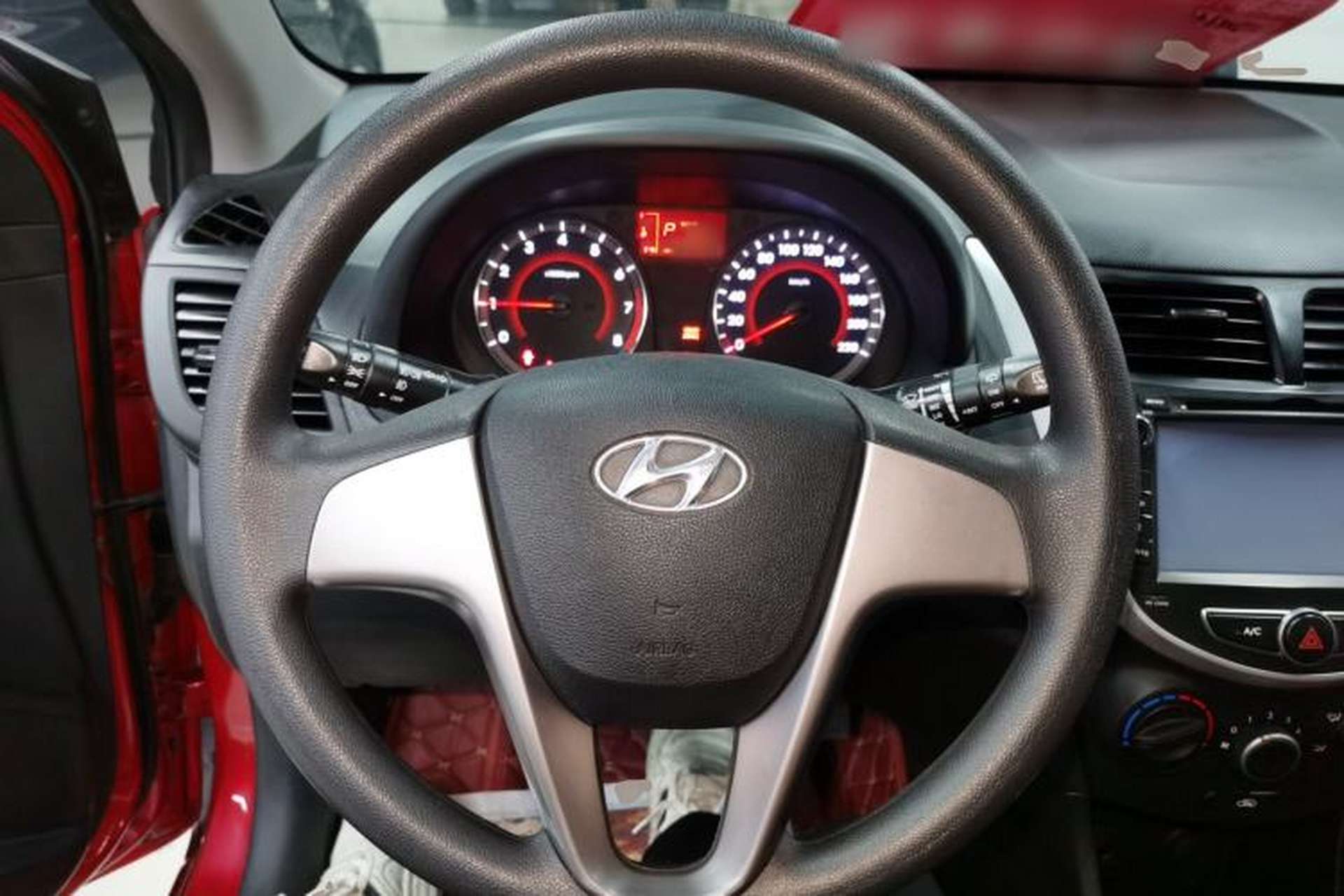 Used Hyundai Verna Ray 2014 1.4L Automatic TOP Steering Wheel