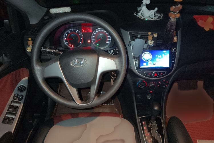 Used Hyundai Verna Ray 2014 1.4L Automatic GLX Steering Wheel