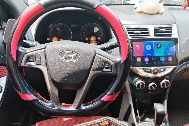 Used Hyundai Verna Ray 2014 1.4L Automatic GLX Steering Wheel