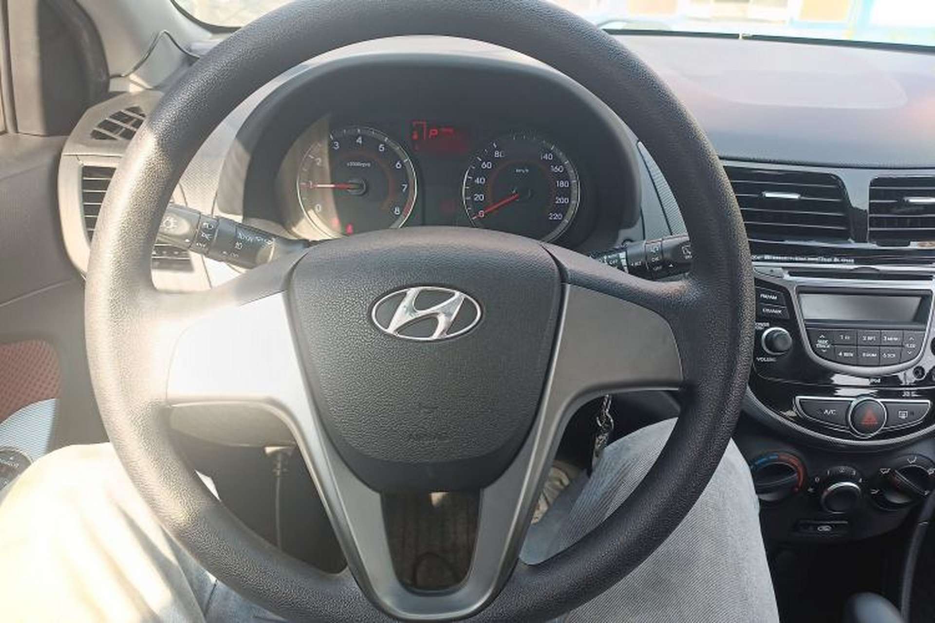 Used Hyundai Verna Ray 2014 1.4L Automatic GLX Steering Wheel