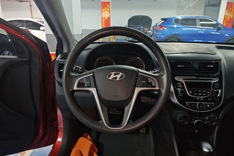 Used Hyundai Verna Ray 2014 1.6L Automatic TOP Steering Wheel