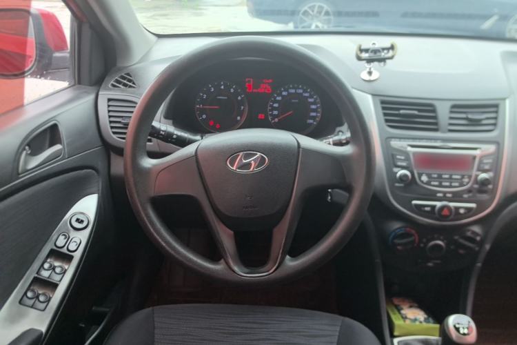 Used Hyundai Verna Ray 2014 1.4L Manual GLX Steering Wheel
