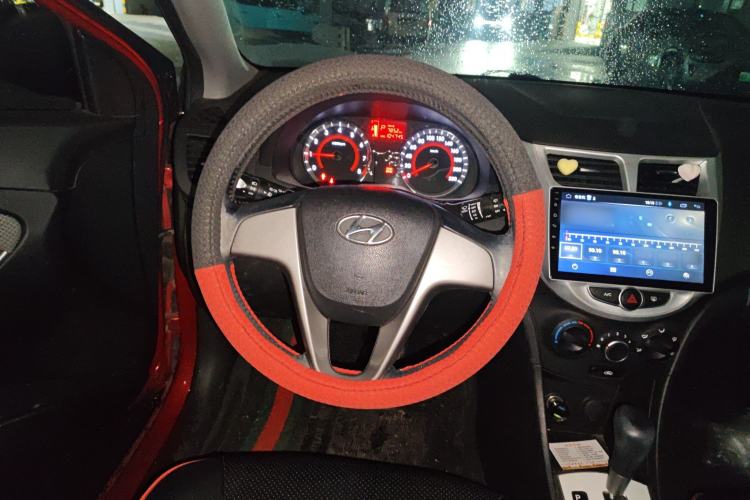 Used Hyundai Verna Ray 2014 1.4L Automatic GLX Steering Wheel