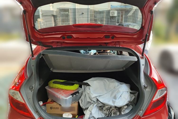 Used Hyundai Verna Ray 2014 1.6L Automatic TOP Trunk