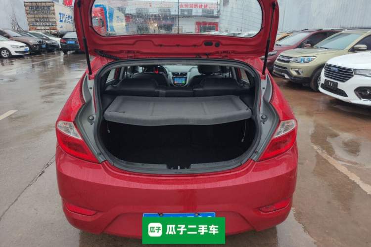 Used Hyundai Verna Ray 2014 1.4L Manual GLX Trunk
