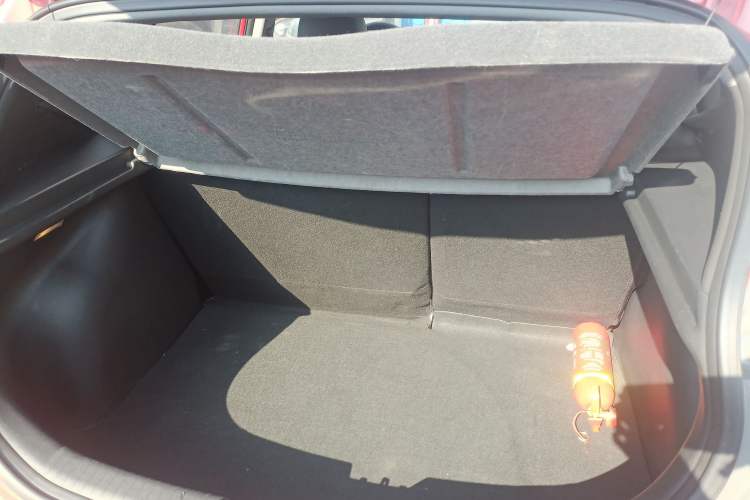 Used Hyundai Verna Ray 2014 1.4L Automatic GLX Trunk