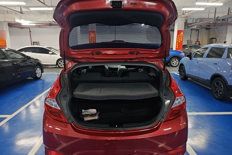 Used Hyundai Verna Ray 2014 1.6L Automatic TOP Trunk