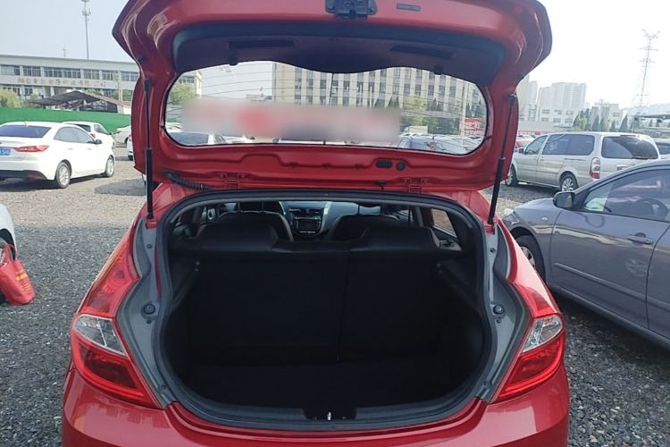 Used Hyundai Verna Ray 2014 1.4L Automatic GLX Trunk