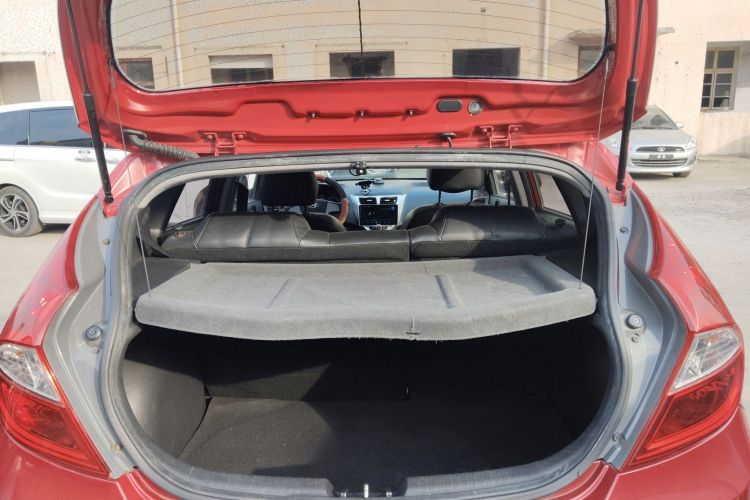 Used Hyundai Verna Ray 2014 1.4L Automatic GLX Trunk