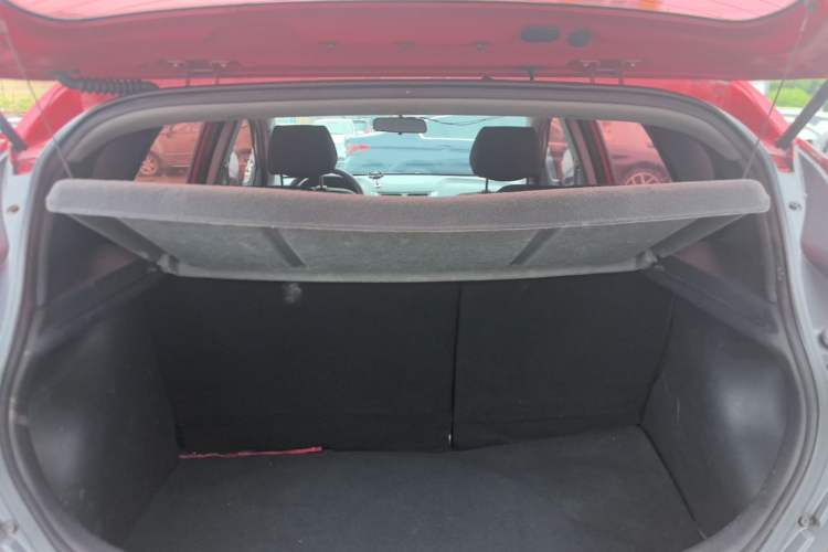 Used Hyundai Verna Ray 2014 1.4L Manual GLX Trunk