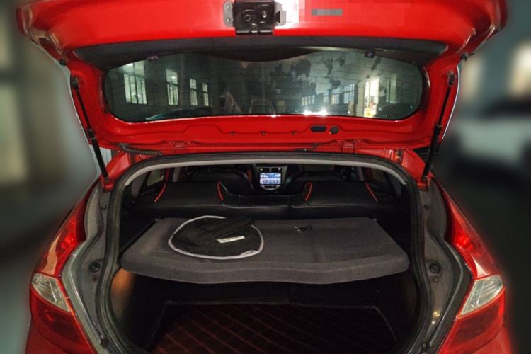 Used Hyundai Verna Ray 2014 1.4L Automatic GLX Trunk