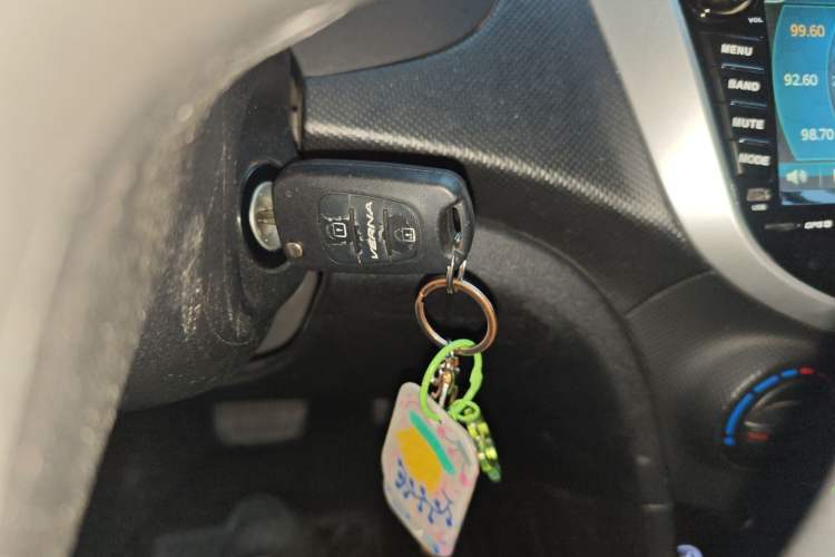 Used Hyundai Verna Ray 2014 1.4L Automatic GLX Vehicle Key