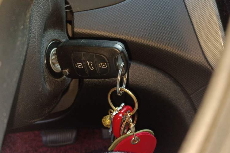 Used Hyundai Verna Ray 2014 1.4L Automatic GLX Vehicle Key