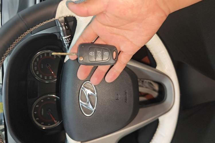 Used Hyundai Verna Ray 2014 1.4L Automatic GLX Vehicle Key