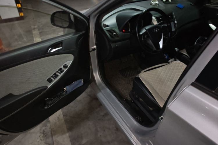 Used Hyundai Verna Ray 2014 1.6L Automatic TOP Driver Seat