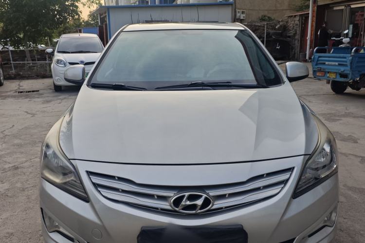 Used Hyundai Verna Ray 2014 1.4L Automatic GLX Exterior 2