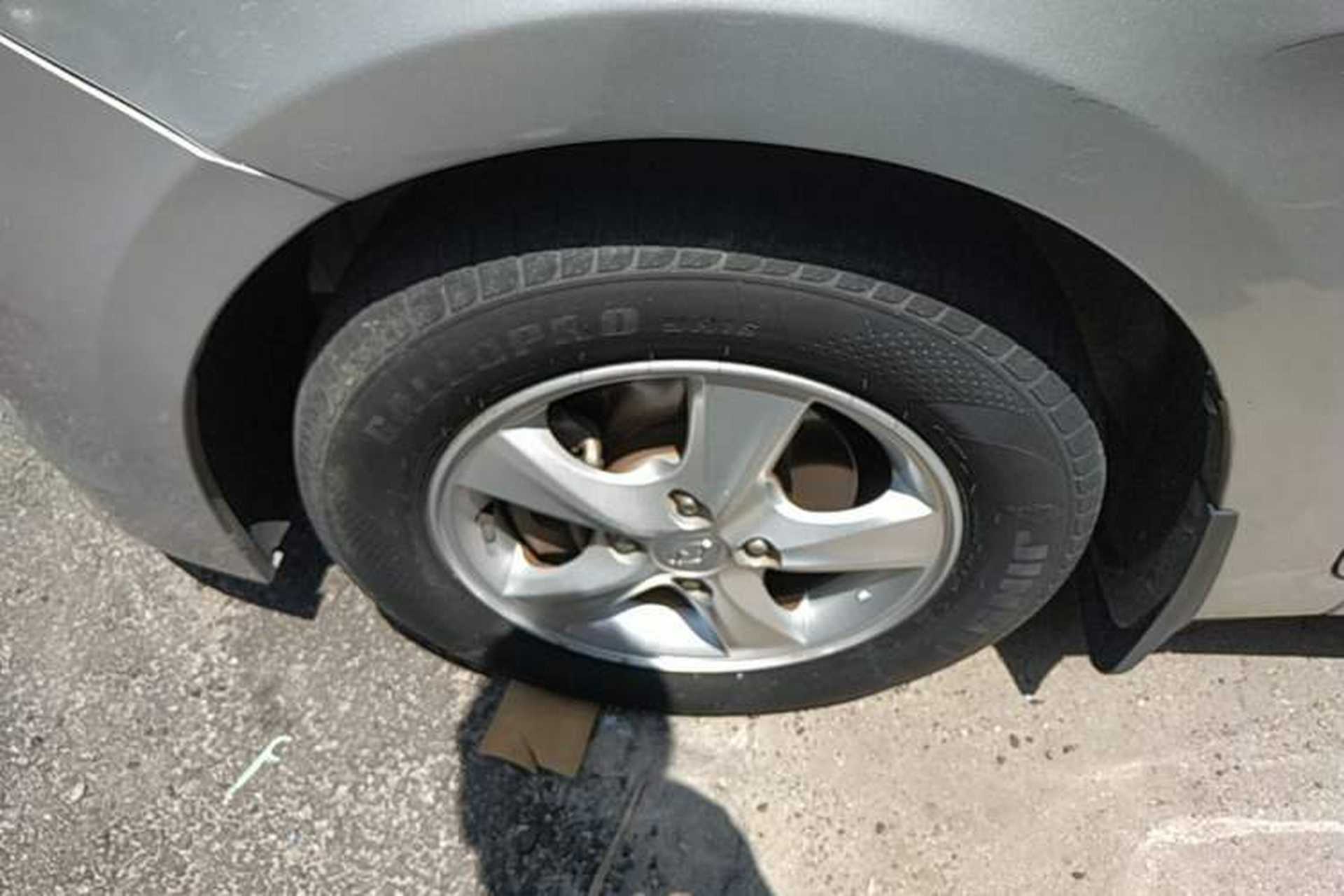 Used Hyundai Verna Ray 2014 1.4L Automatic GLX Left Front Wheel Hub