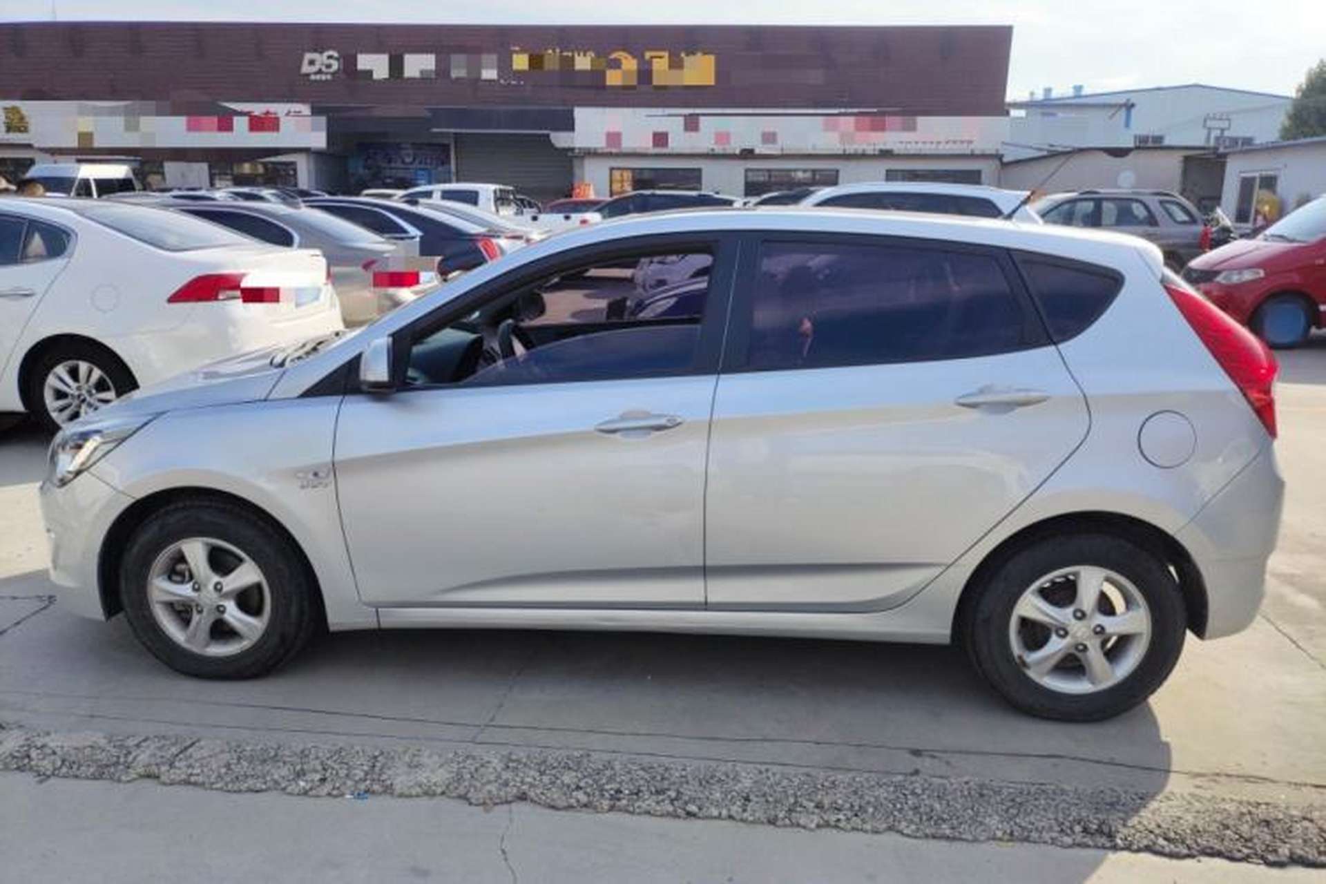 Used Hyundai Verna Ray 2014 1.4L Automatic GLX Left Side