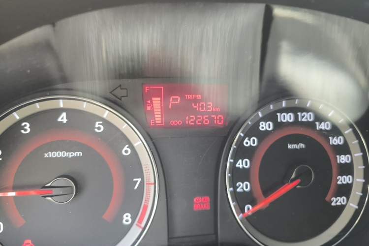 Used Hyundai Verna Ray 2014 1.4L Automatic GLX Odometer Close Up