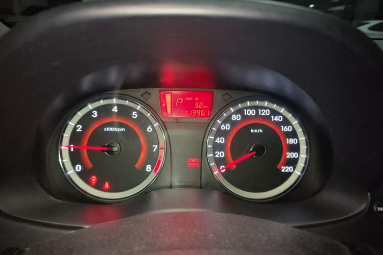 Used Hyundai Verna Ray 2014 1.6L Automatic TOP Odometer Close Up