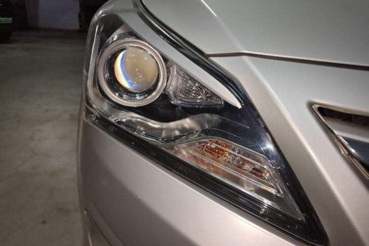 Used Hyundai Verna Ray 2014 1.6L Automatic TOP Right Front Headlight