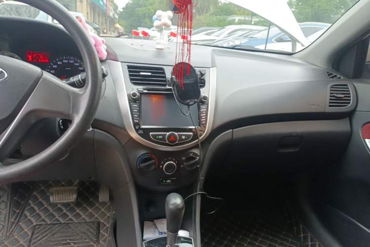 Used Hyundai Verna Ray 2014 1.4L Automatic GLX Audio And AC Panel