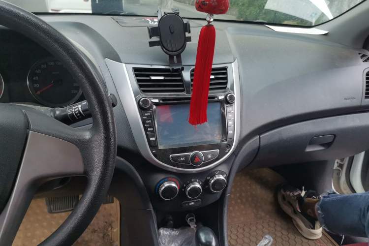 Used Hyundai Verna Ray 2014 1.4L Automatic GLX Audio And AC Panel