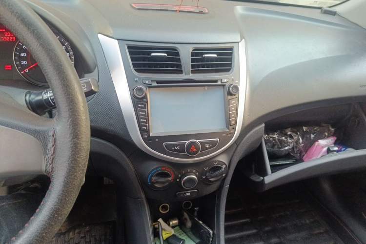 Used Hyundai Verna Ray 2014 1.4L Manual GLX Audio And AC Panel