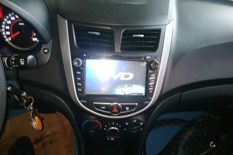 Used Hyundai Verna Ray 2014 1.4L Automatic GLX Audio And AC Panel