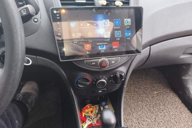 Used Hyundai Verna Ray 2014 1.4L Automatic GLX Audio And AC Panel