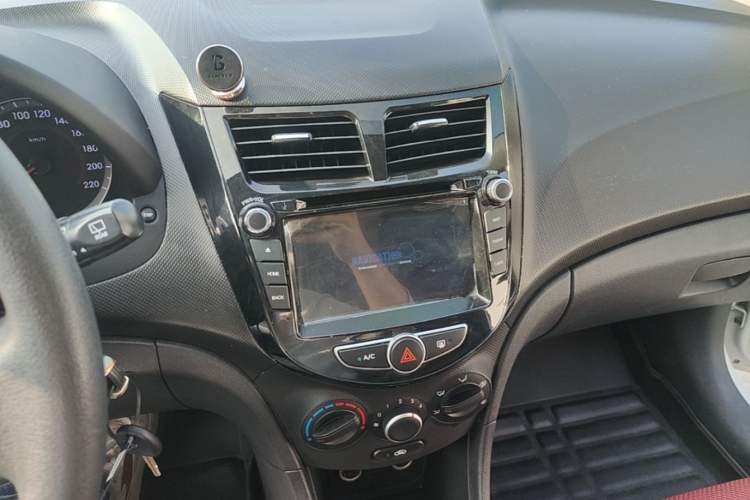 Used Hyundai Verna Ray 2014 1.4L Automatic GLX Audio And AC Panel