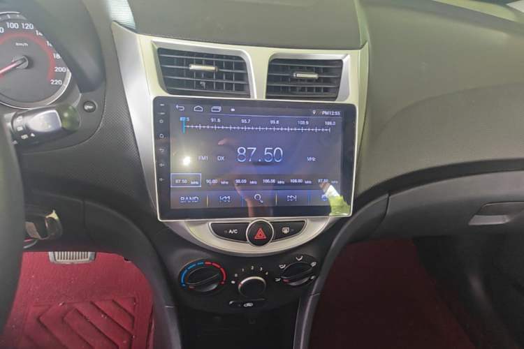 Used Hyundai Verna Ray 2014 1.4L Automatic GLX Audio And AC Panel