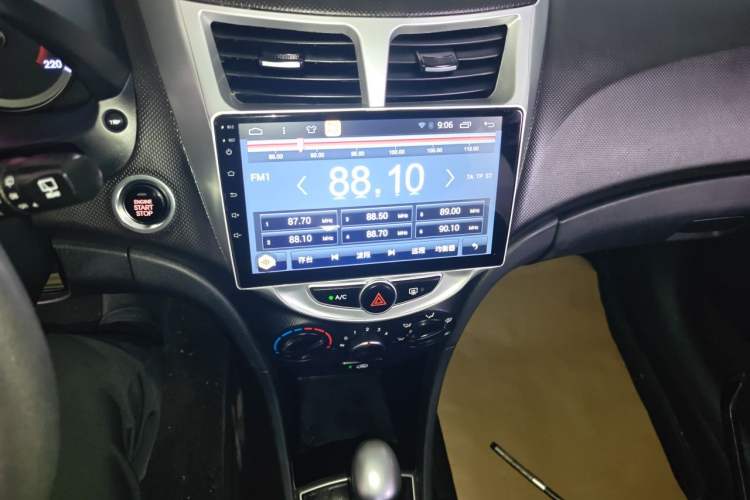 Used Hyundai Verna Ray 2014 1.6L Automatic TOP Audio And AC Panel