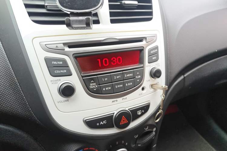 Used Hyundai Verna Ray 2014 1.4L Automatic GLX Audio And AC Panel