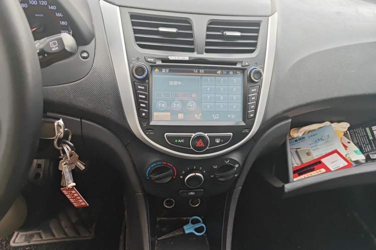 Used Hyundai Verna Ray 2014 1.4L Manual GLX Audio And AC Panel