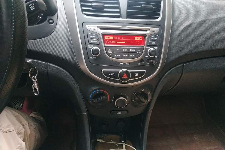 Used Hyundai Verna Ray 2014 1.4L Manual GLX Audio And AC Panel